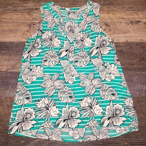 Crown & Ivy Floral Palm Leaf Blouse - Picture 2 of 7